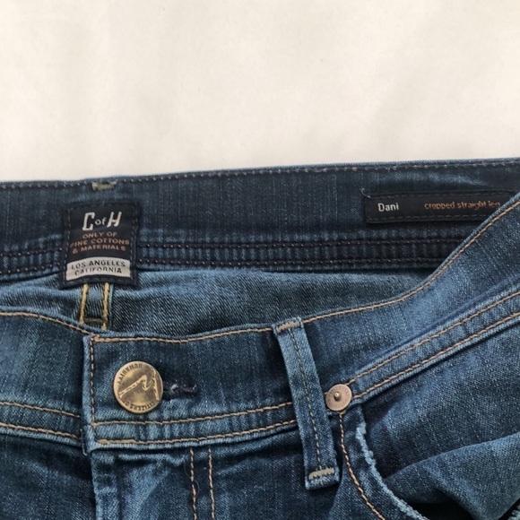 CoH blue jeans Dani cropped straight leg with cuff and light whiskering - Picture 2 of 12